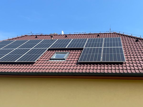 fve-9-9-kwp-baterie-nabijecka-elektromobilu-reference_04